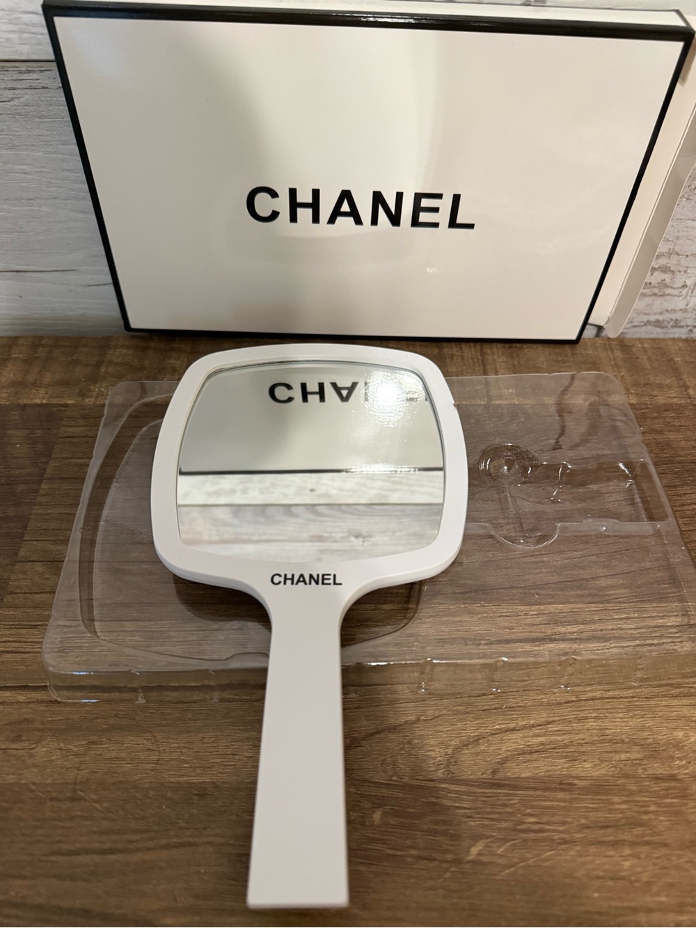 Chanel Authentic white Handheld  Mirror with CC Logo and box - Picture 3 of 3